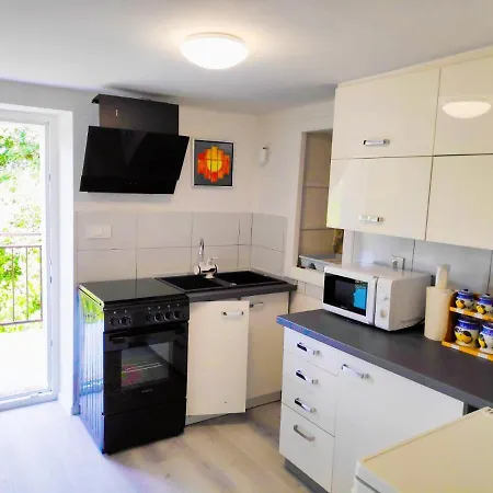 Apartman Romy For 2-4 People With Jacuzzi Motovun