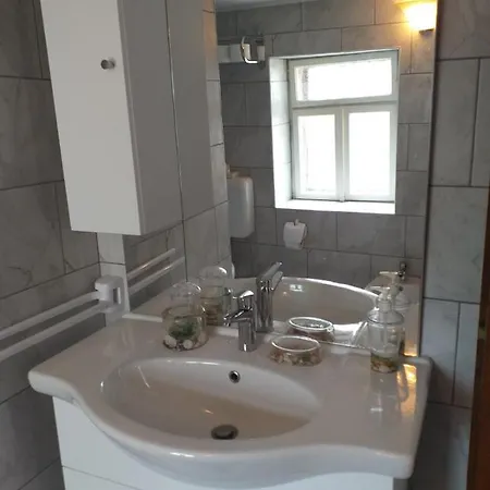 Romy For 2-4 People With Jacuzzi *