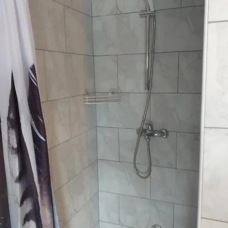 Romy For 2-4 People With Jacuzzi Apartman