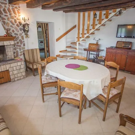 Romy For 2-4 People With Jacuzzi